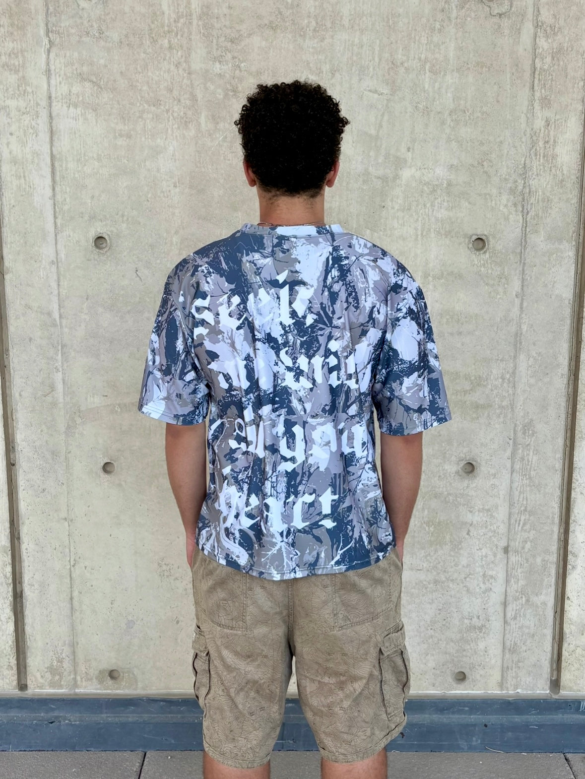"seek me with all your heart" camo box tee